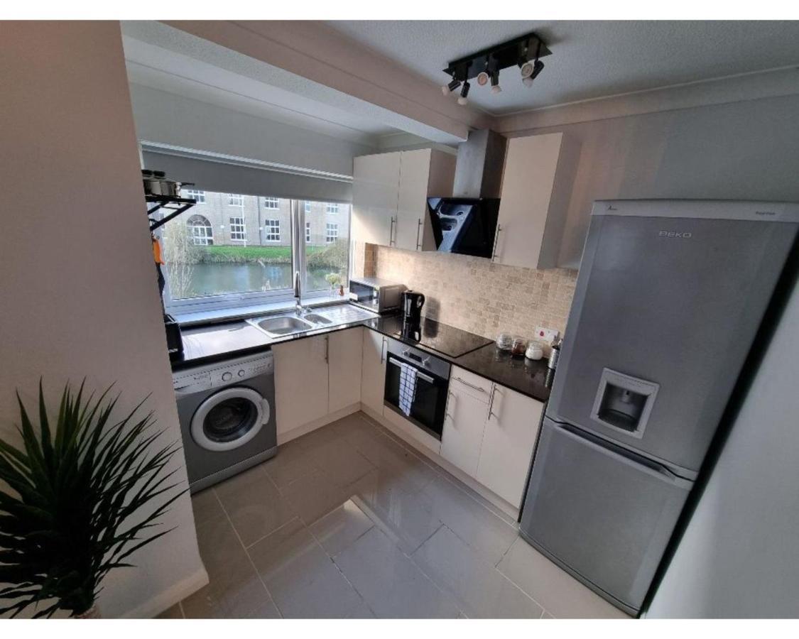 Canal Side Retreat - 2 Bedroom Apartment Heybridge  المظهر الخارجي الصورة