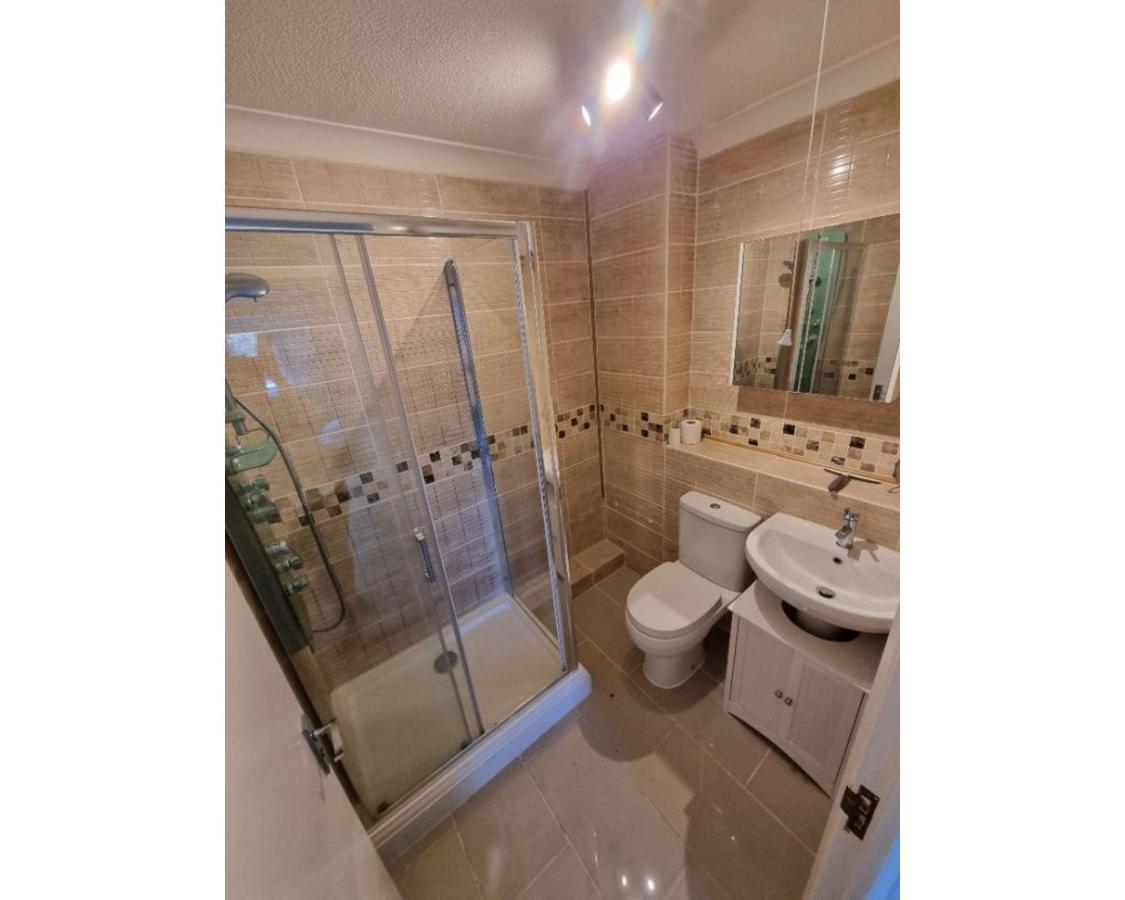 Canal Side Retreat - 2 Bedroom Apartment Heybridge  المظهر الخارجي الصورة