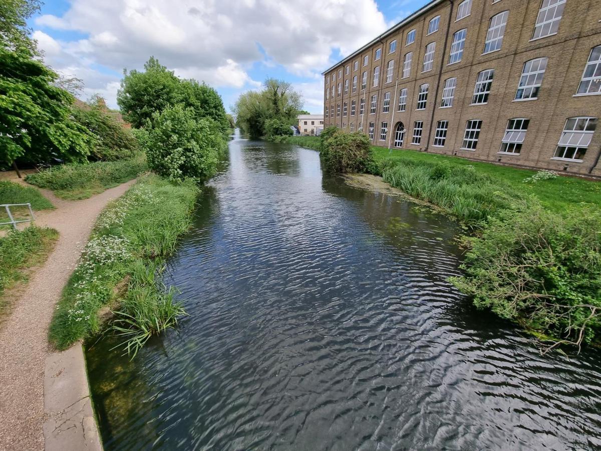 Canal Side Retreat - 2 Bedroom Apartment Heybridge  المظهر الخارجي الصورة