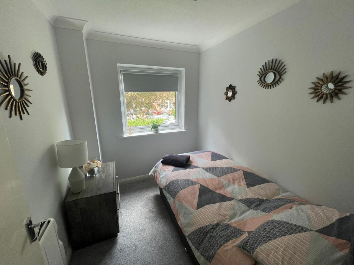 Canal Side Retreat - 2 Bedroom Apartment Heybridge  المظهر الخارجي الصورة